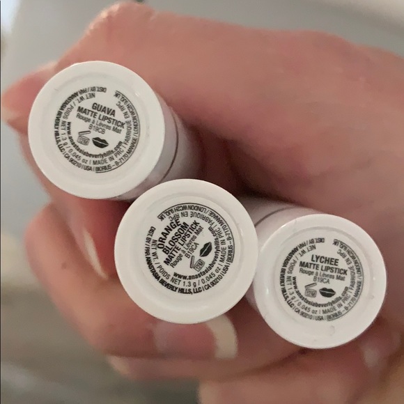 ⭐️HOST PICKED⭐️ Set of 3 mini lipsticks - Picture 4 of 5